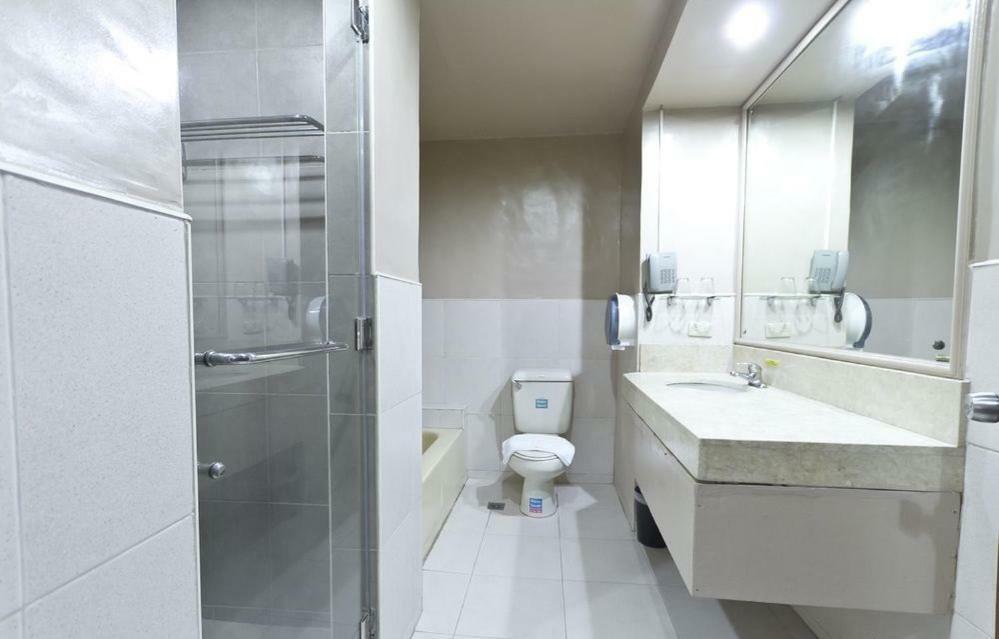 White Knight Hotel Cebu Exteriér fotografie