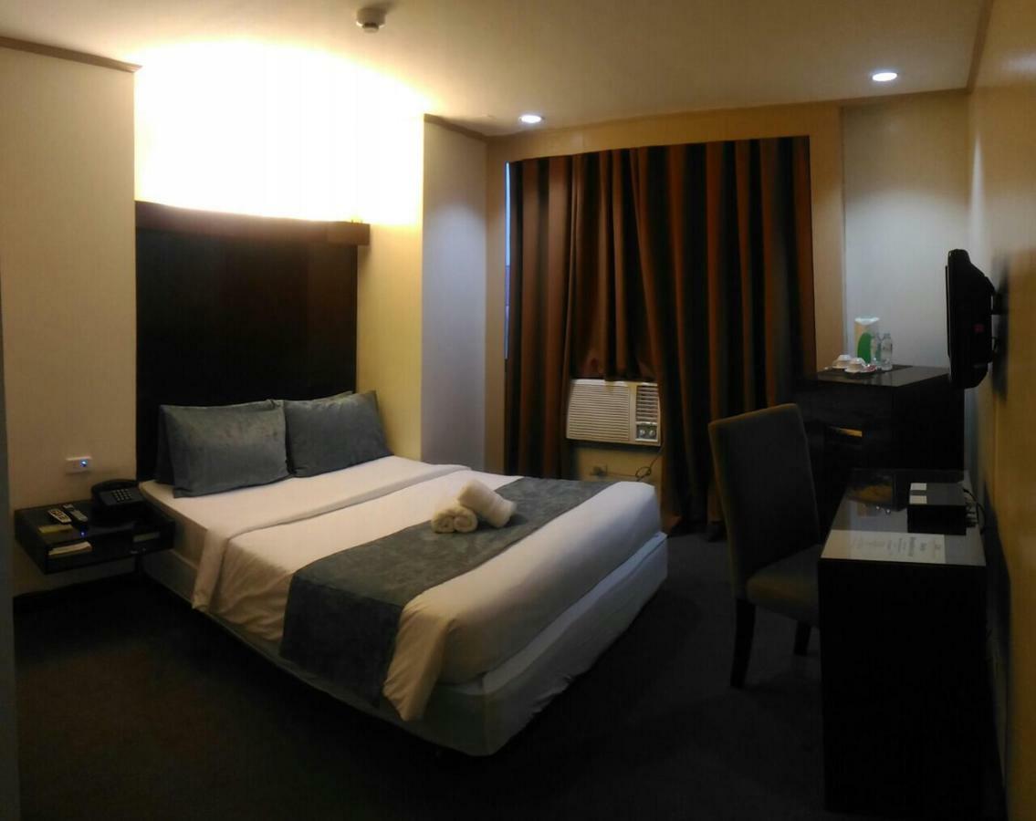 White Knight Hotel Cebu Exteriér fotografie